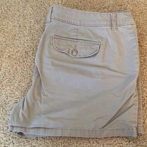 Liz Claiborne Shorts 4.5”, Size 18